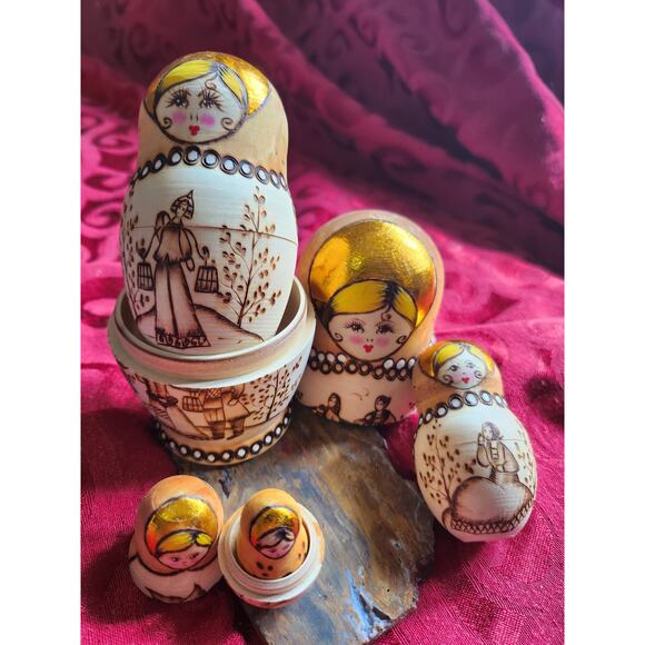 Vintage Russian Matreshka Birch Wooden Nesting Doll Hand, Set of 5 - Picture 7 of 10